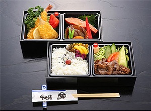 牛や清のお弁当一例