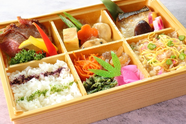 四季の旬菜　神乃家のお弁当一例